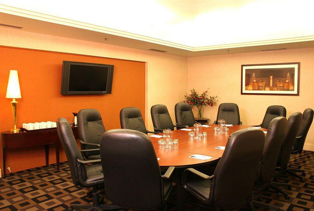 Holiday Inn - Ottawa Dwtn - Parliament Hill, An Ihg Hotel Facilidades foto